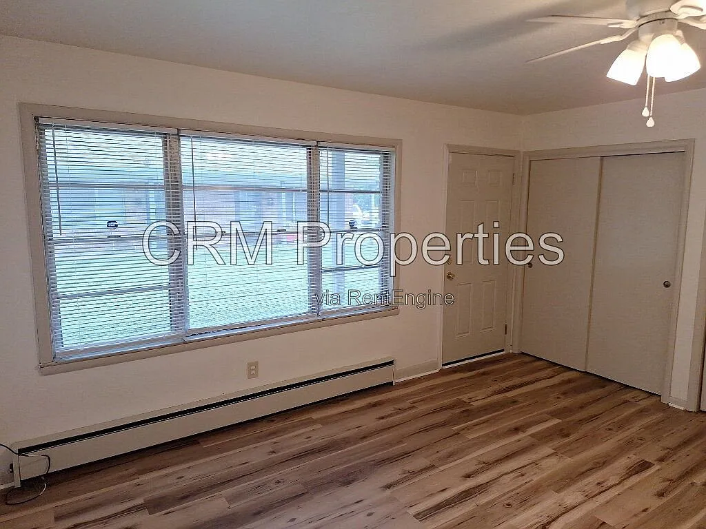Studio, 1.0 bath, 500 sqft, $700 — Photo 4
