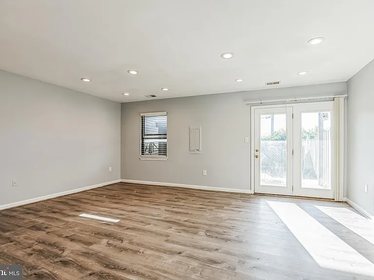 7842 C St — Photo 21