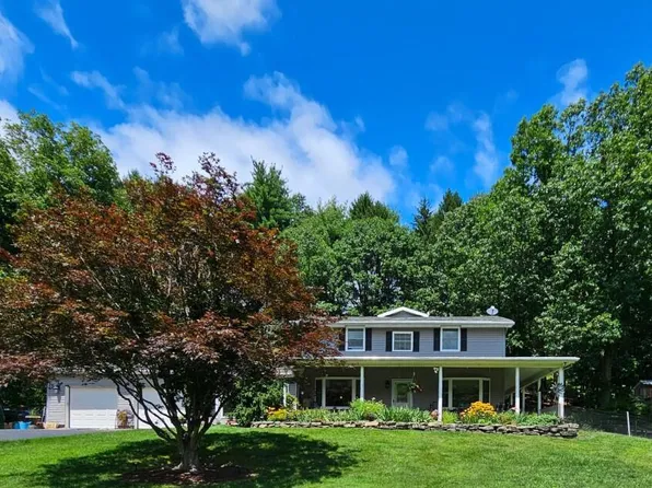162 Cummings Rd, Dallas, PA 18612