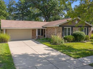 767 Foxwick Dr, Ballwin, MO