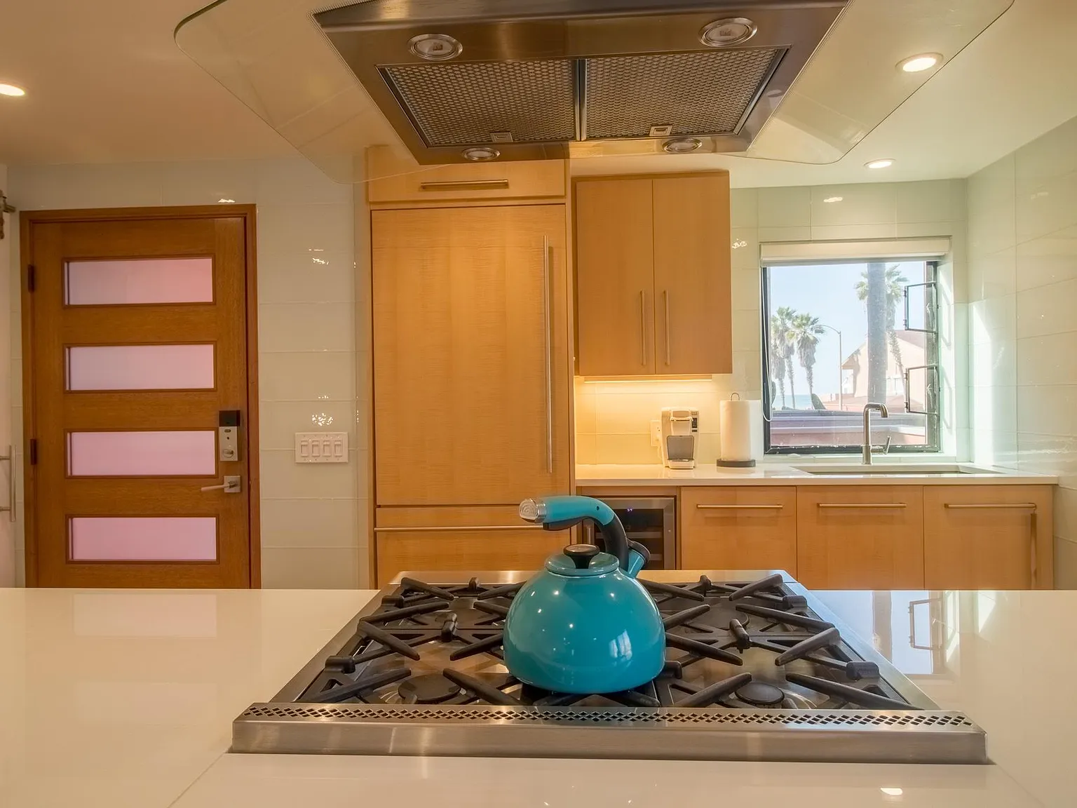 725 Seacoast Dr — Photo 2