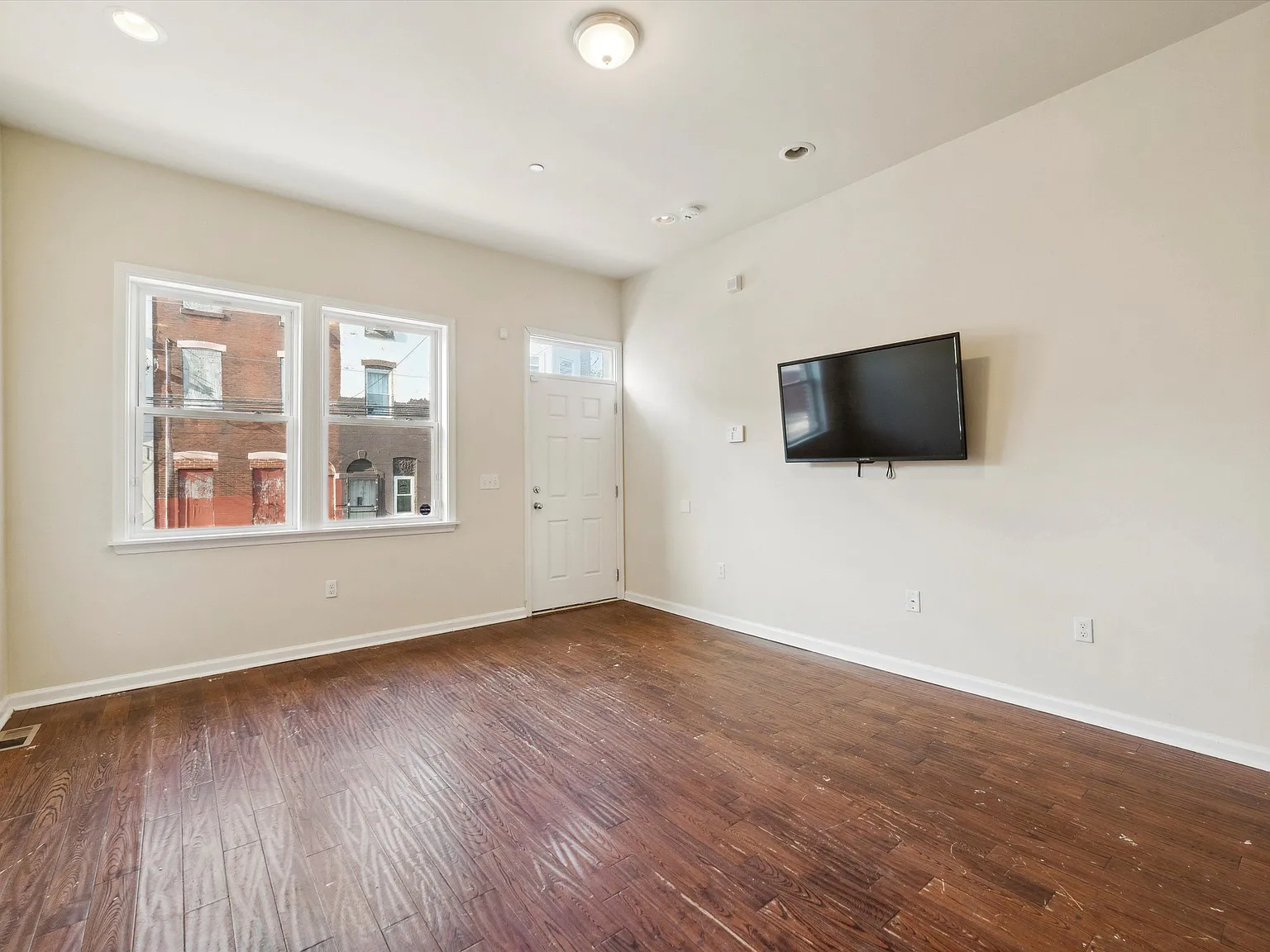 1815 W Montgomery Ave — Photo 3