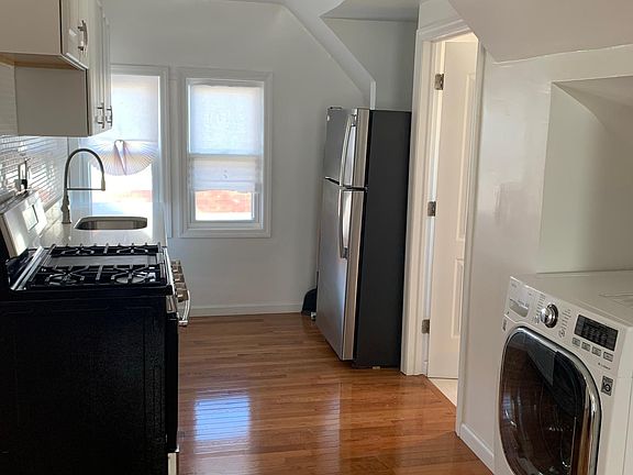 4th image of 8943 115th St Floor 3