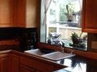 535 N 103rd St APT A, Seattle, WA 98133