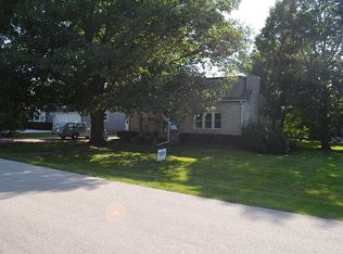 132 E 2nd St, Coal Valley, IL