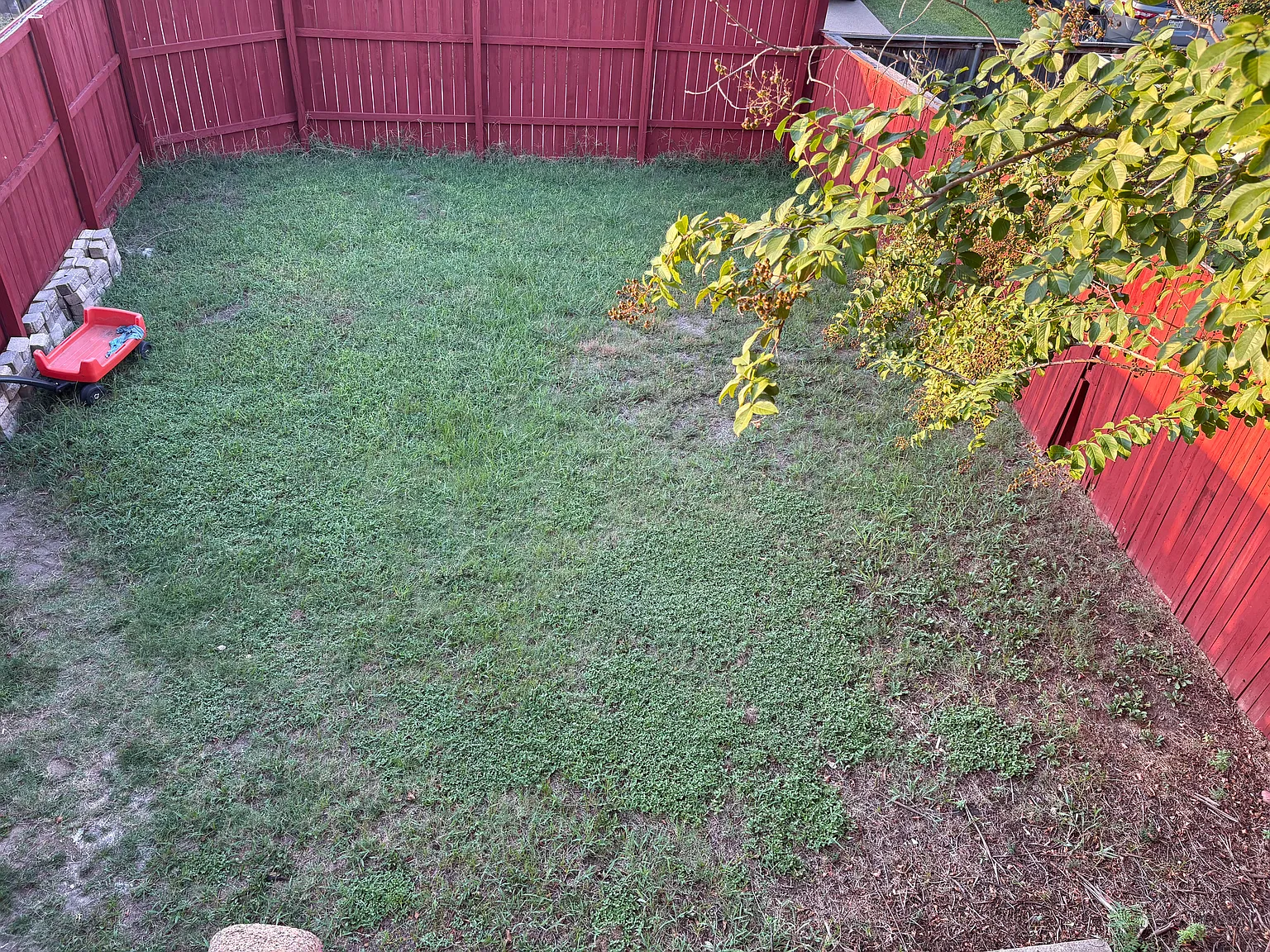 4 bed, 2.5 bath, 2500 sqft, $2,900 — Photo 3