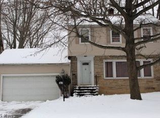 19571 Delaware Dr, Euclid, OH 44117