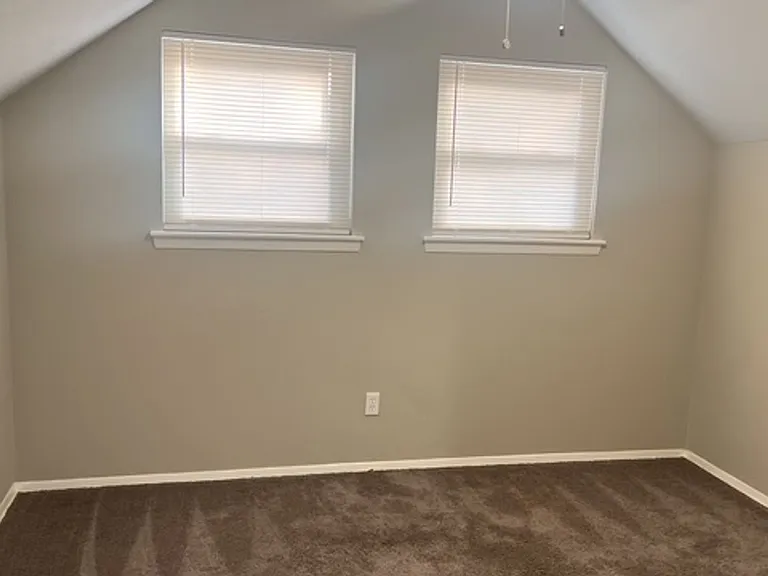 201 Straw Rd — Photo 34