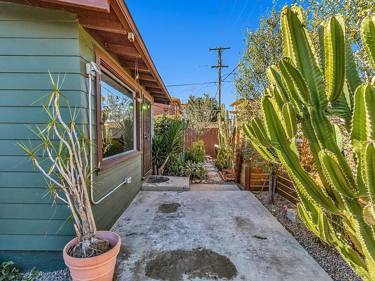 2235 Polk Ave — Photo 4