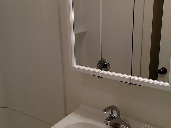 4th image of 401 N Dale Dr