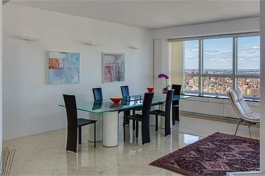 Sold by Macklowe Investment Properties