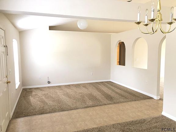 2nd image of 14 Uniondale Pl