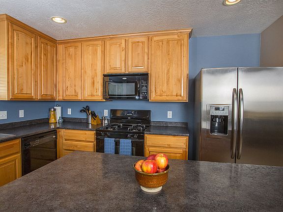 Tall Cabinets, Gas Stove