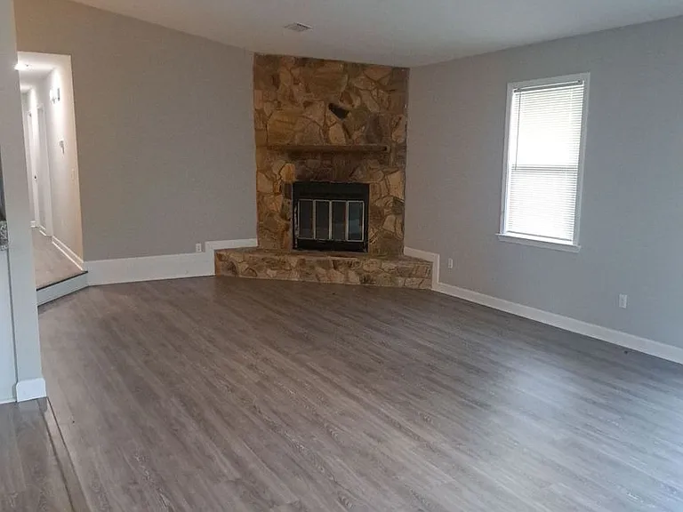 5921 Howard Rd — Photo 10