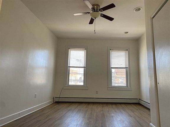 3rd image of 333 Sip Ave #2L