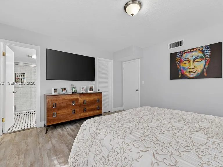 681 S Hollybrook Dr #310 — Photo 12