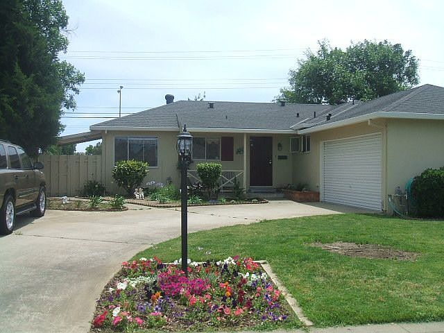 1424 West ELm St Lodi