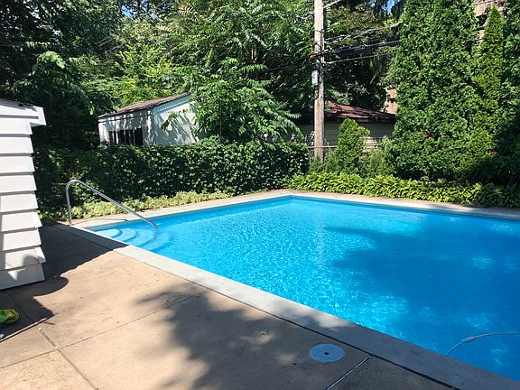 4th image of 909 N Patton Ave