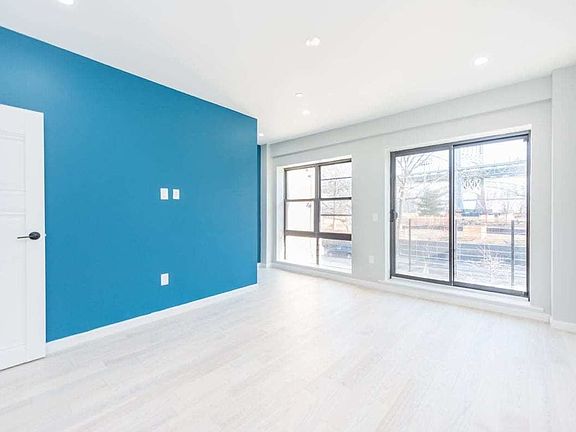 3rd image of 14-18 Astoria Park S #1A