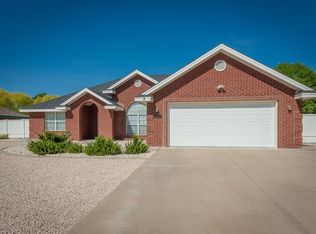 2 Kensington Ct, Roswell, NM 88201