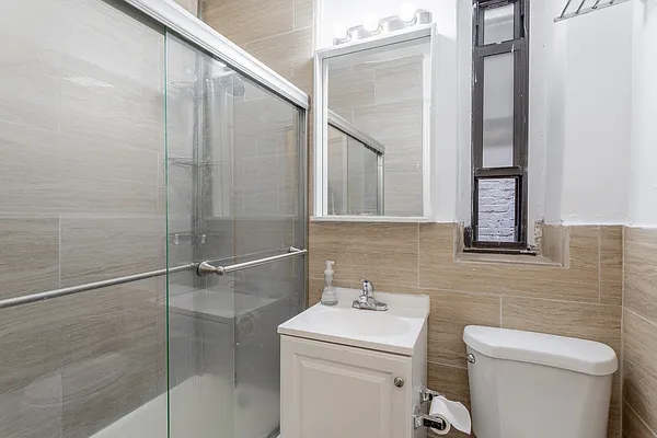 Rented by Bond New York | media 8