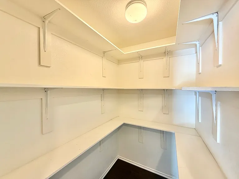 42041 Delmonte St — Photo 29