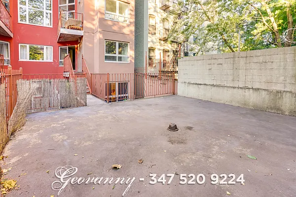 Rented by EXR | media 1