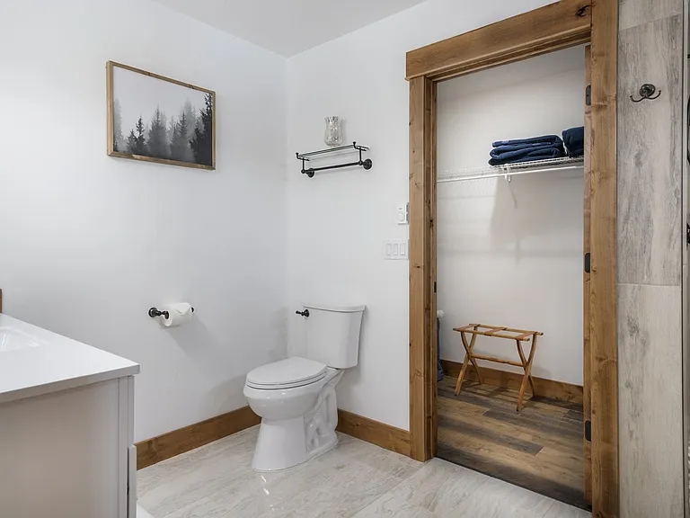 889 Capistrano NW — Photo 13