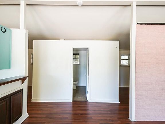 3rd image of 2401 De Soto Dr Unit B
