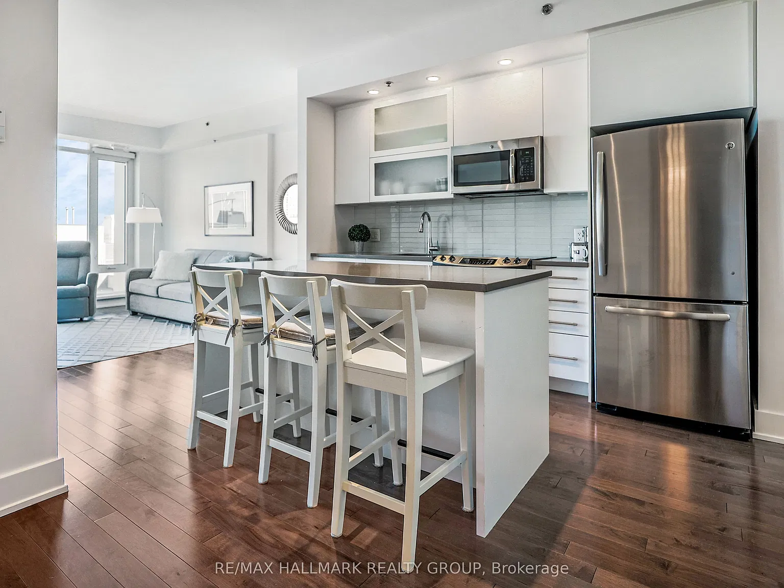 1 bed, $2,375 — Photo 4