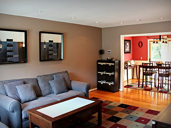 4th image of 115 Merritt Pl