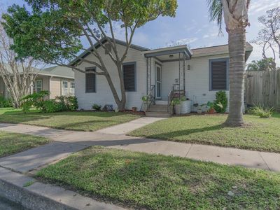 1406 Bowie Dr, Galveston, TX, 77551