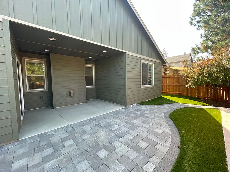 1296 W Hill Ave — Photo 13