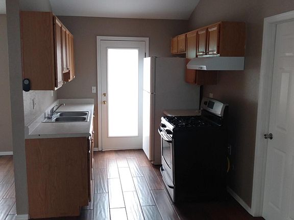 5th image of 3812 Leticia St