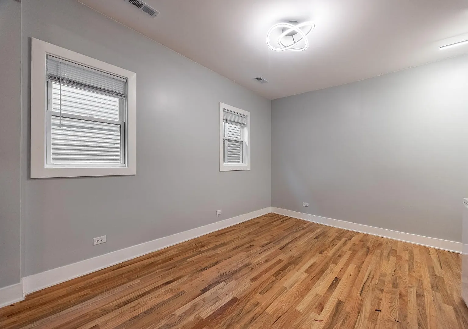 Modern 2 Bed Condo in Chicago | 1 Bath | Available Aug 31 | $2595/mo — Photo 3
