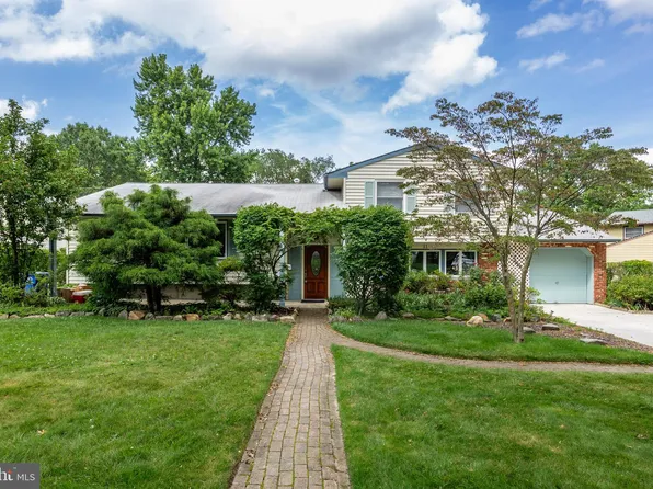 11 Lehigh Dr, Delran, NJ 08075