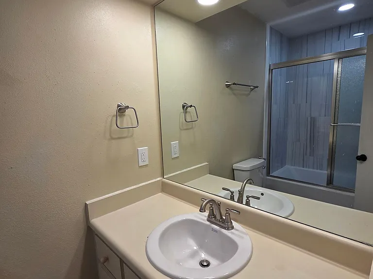7125 N Lagoon Dr #P — Photo 19