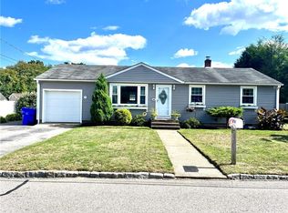 10 Bryant Pl, West Warwick, RI 02893