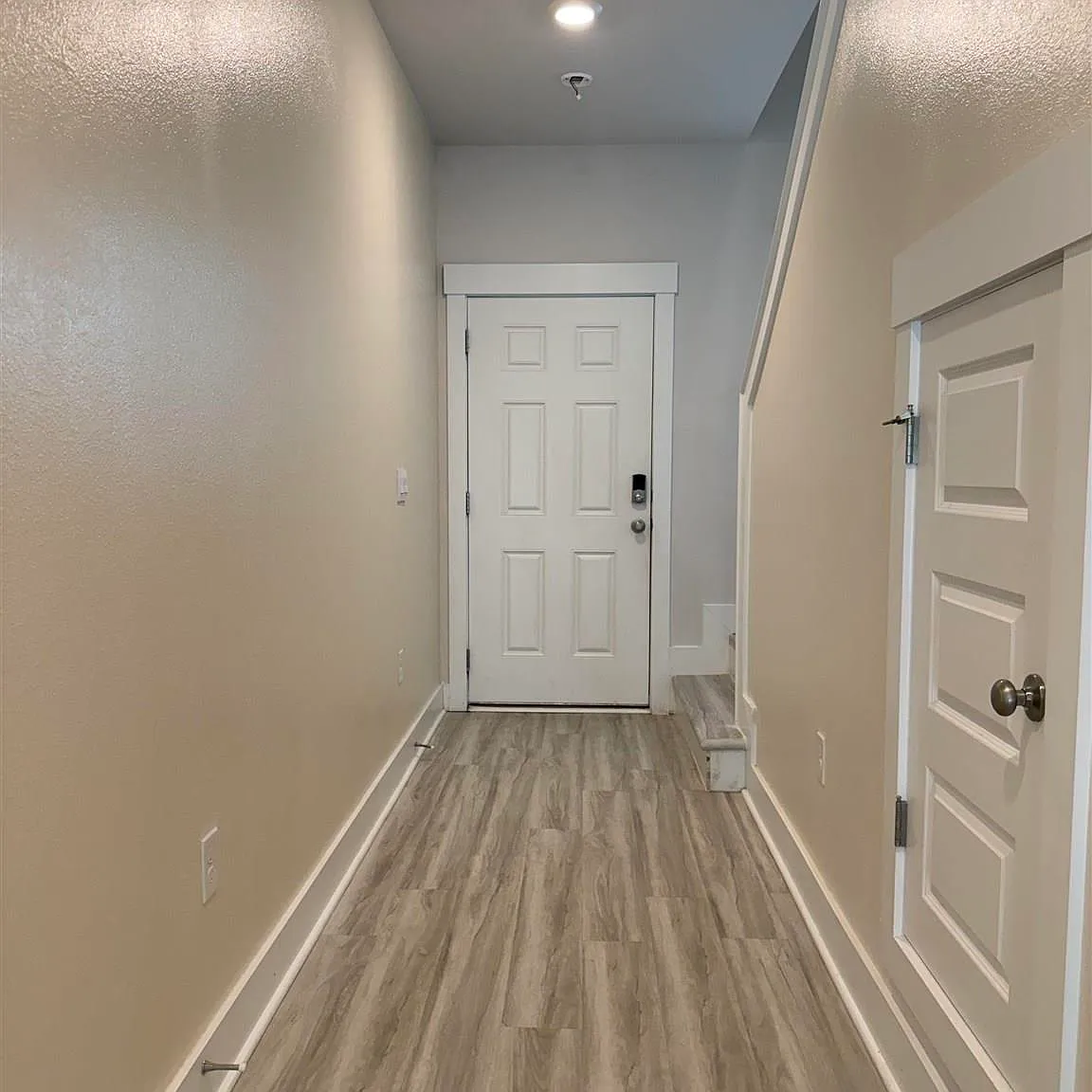 3 bed, 2.5 bath, 1843 sqft, $1,825 — Photo 2