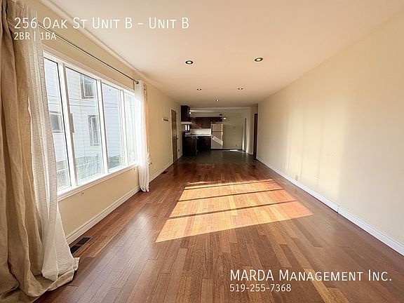 4th image of 256 Oak St Unit B