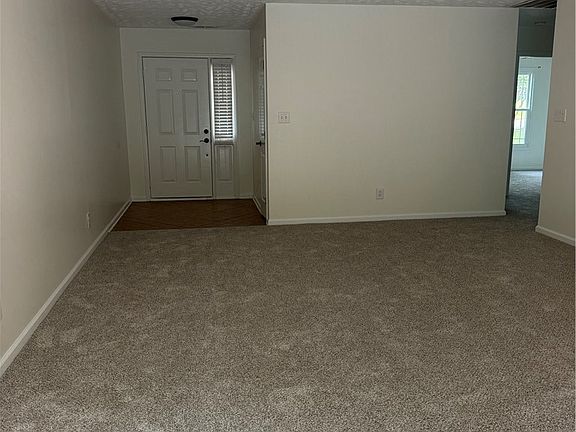 3rd image of 1315 Oak Knolls Dr