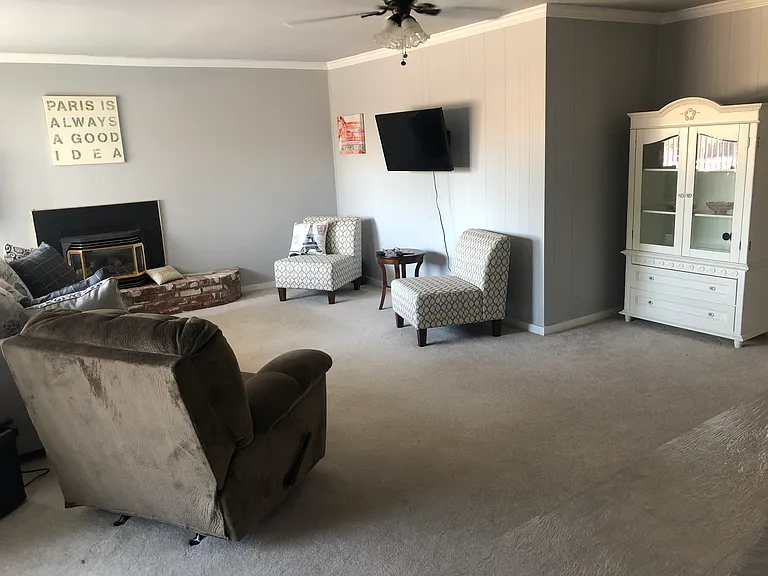 536 Eureka Ave — Photo 8