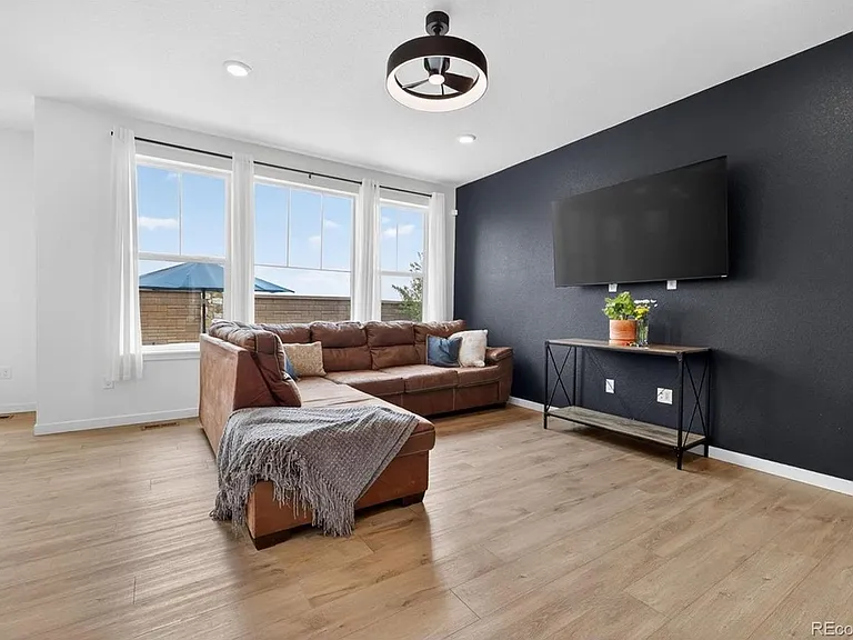 11029 Ursula St — Photo 13