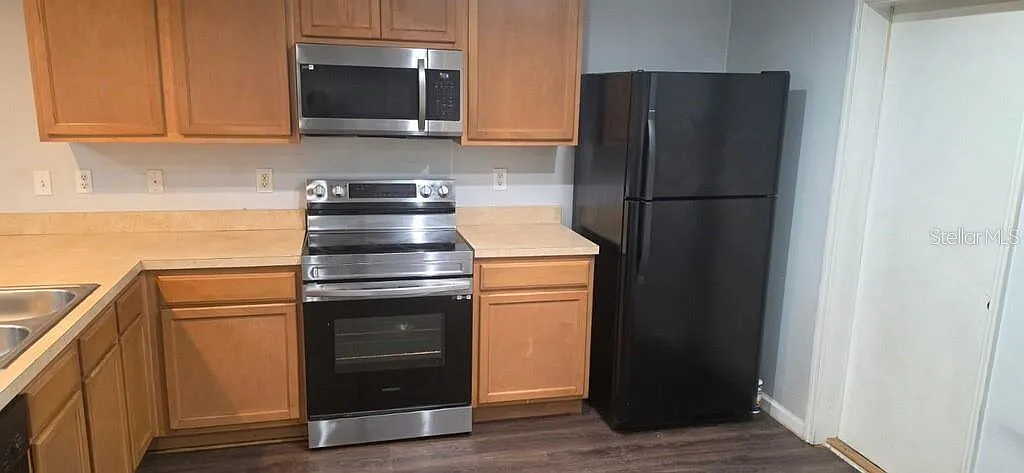 3 bed, 2.5 bath, 1532 sqft, $1,800 — Photo 4