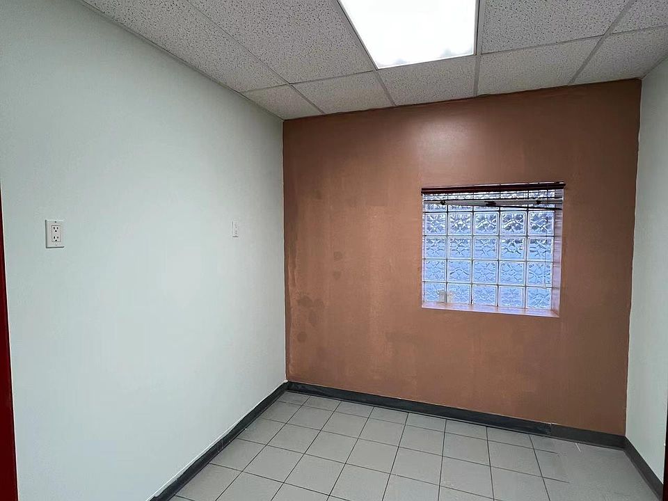 1st image of 1761 E 12th St #1R
