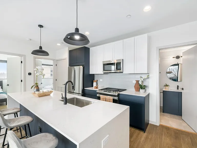 514 W Arlington Pl #801 — Photo 4