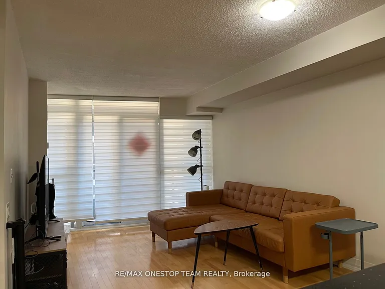 21 Carlton St #406 — Photo 6