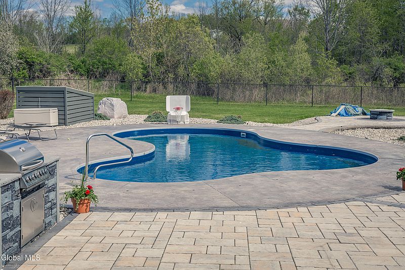 3rd image of 917 McDonald Drive
