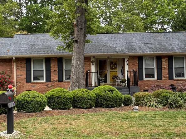 1208 Washington Dr, Stafford, VA 22554
