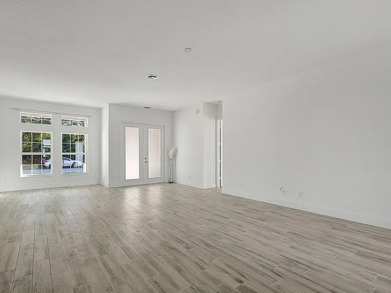 1791 SW Effland Ave — Photo 9
